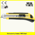China Factory Hand tool utility knife cutter with new insulation plastic and silver color